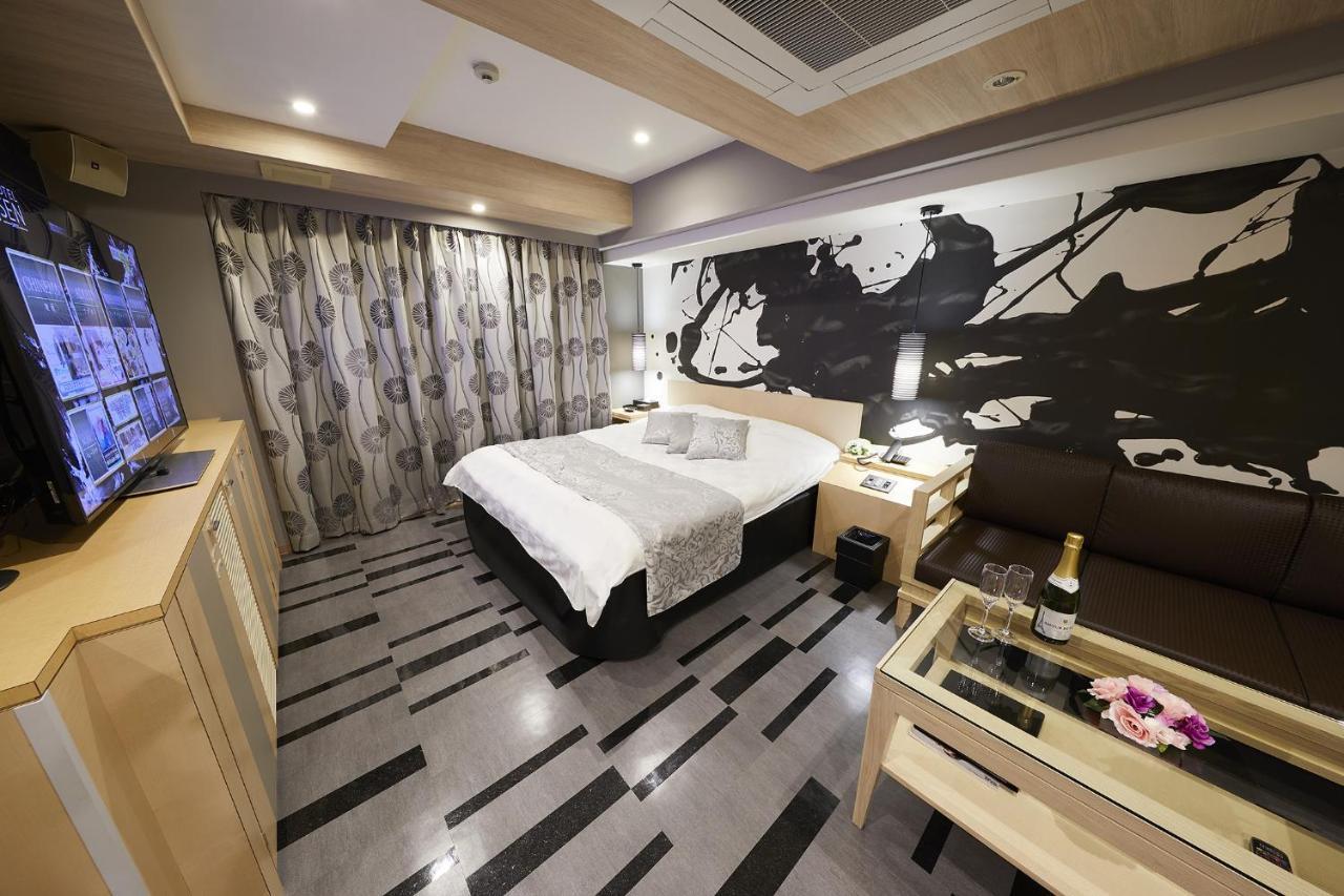 Sen (adults Only) Hotel do amor