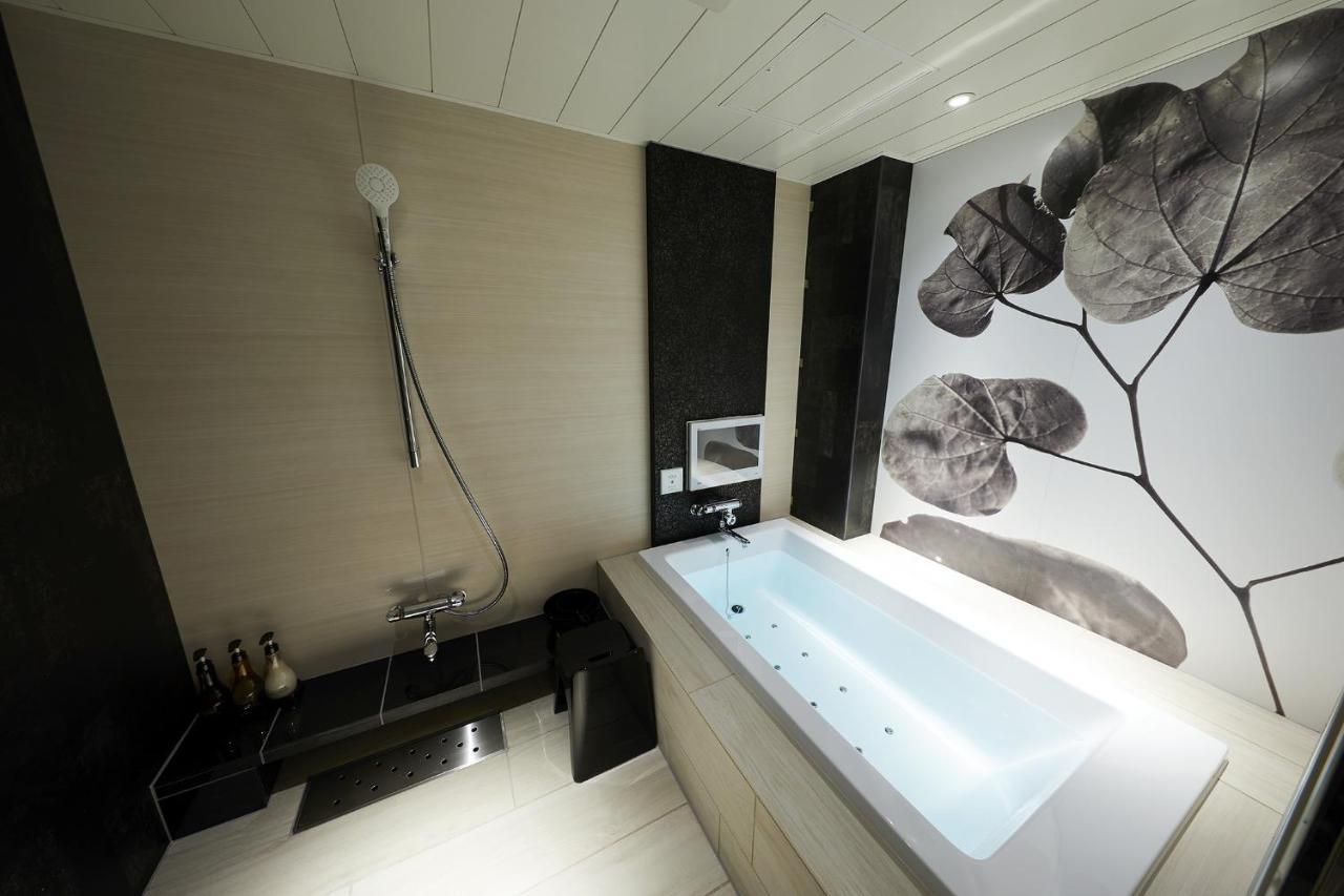 Sen (adults Only) Hotel do amor